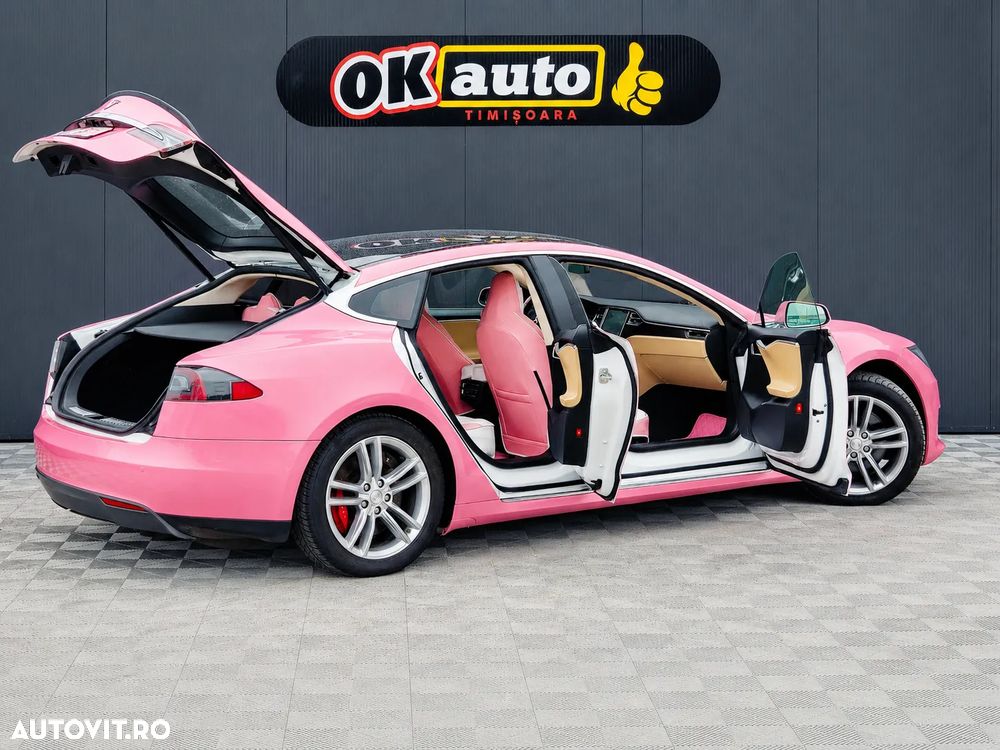 Tesla Model S - 29