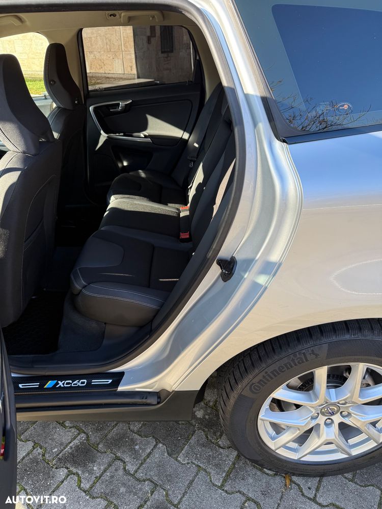 Volvo XC 60 D4 Momentum - 5