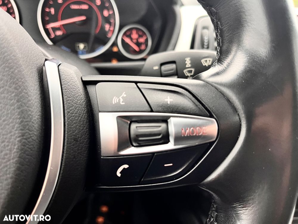 BMW Seria 3 330e iPerformance M Sport - 36