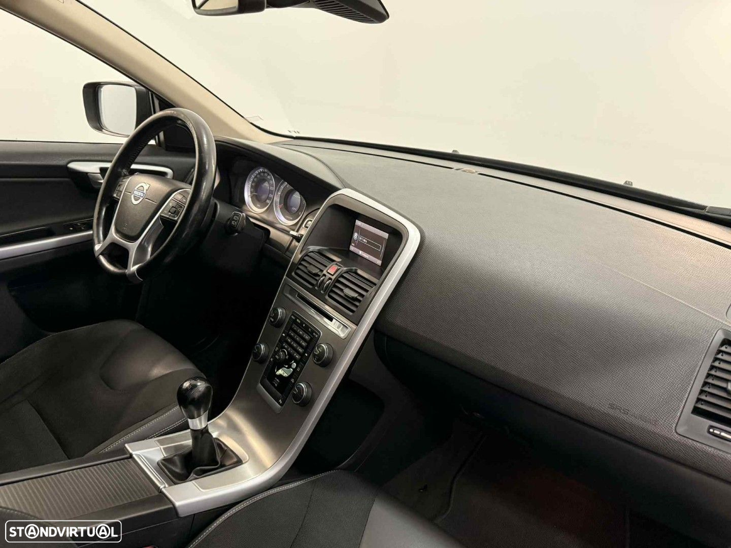 Volvo XC 60 2.0 D3 Drive - 9