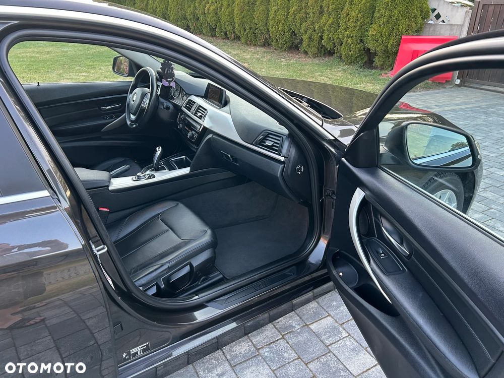 BMW Seria 3 320d Luxury Line - 9
