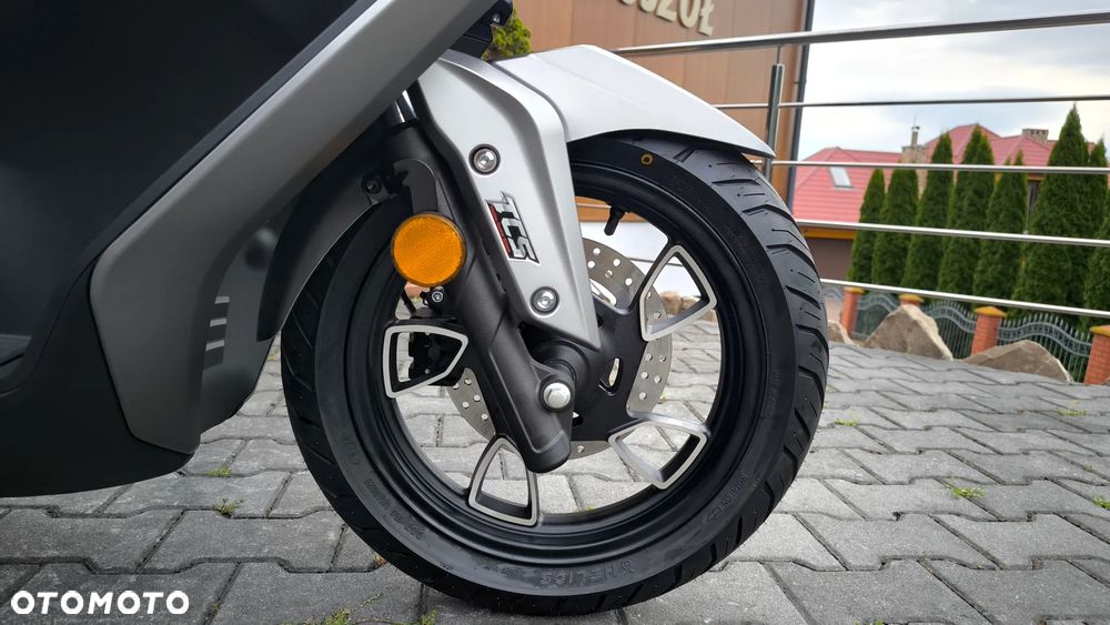VOGE SR1 - 28