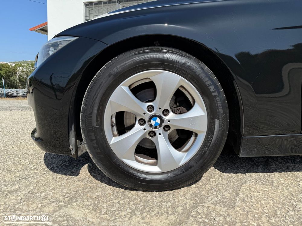 BMW 320 d Touring EfficientDynamics Line Sport - 17