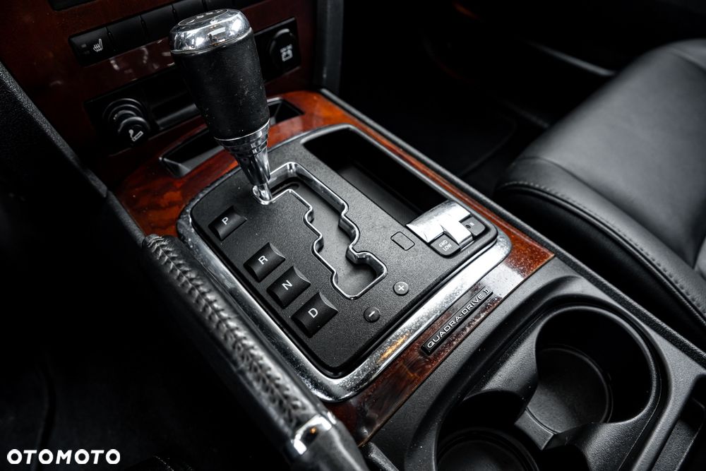 Jeep Grand Cherokee - 34