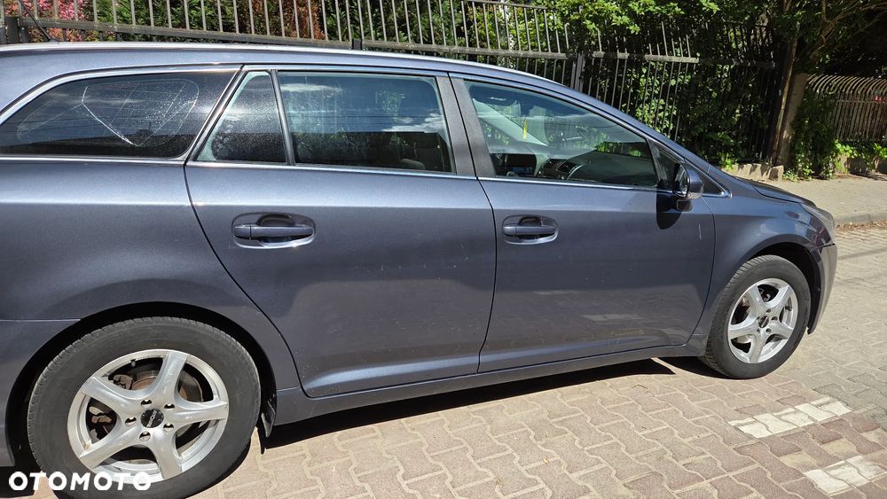 Toyota Avensis 2.0 D-4D Sol - 4