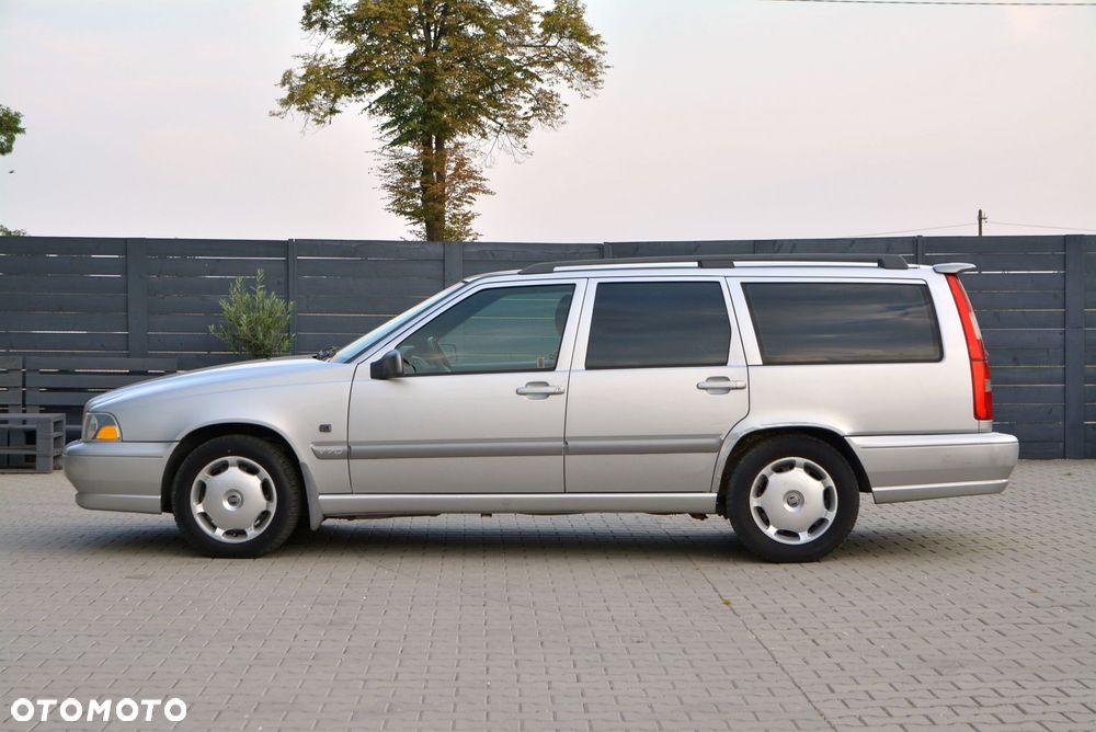 Volvo V70 2.5 - 10