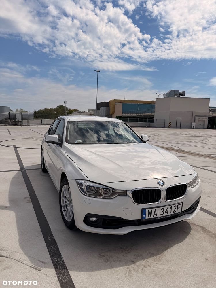 BMW Seria 3 318i - 1