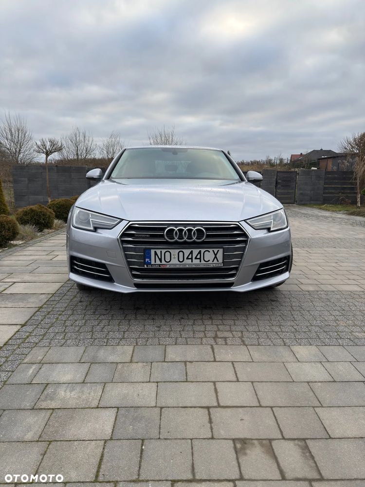 Audi A4 Limousine - 10