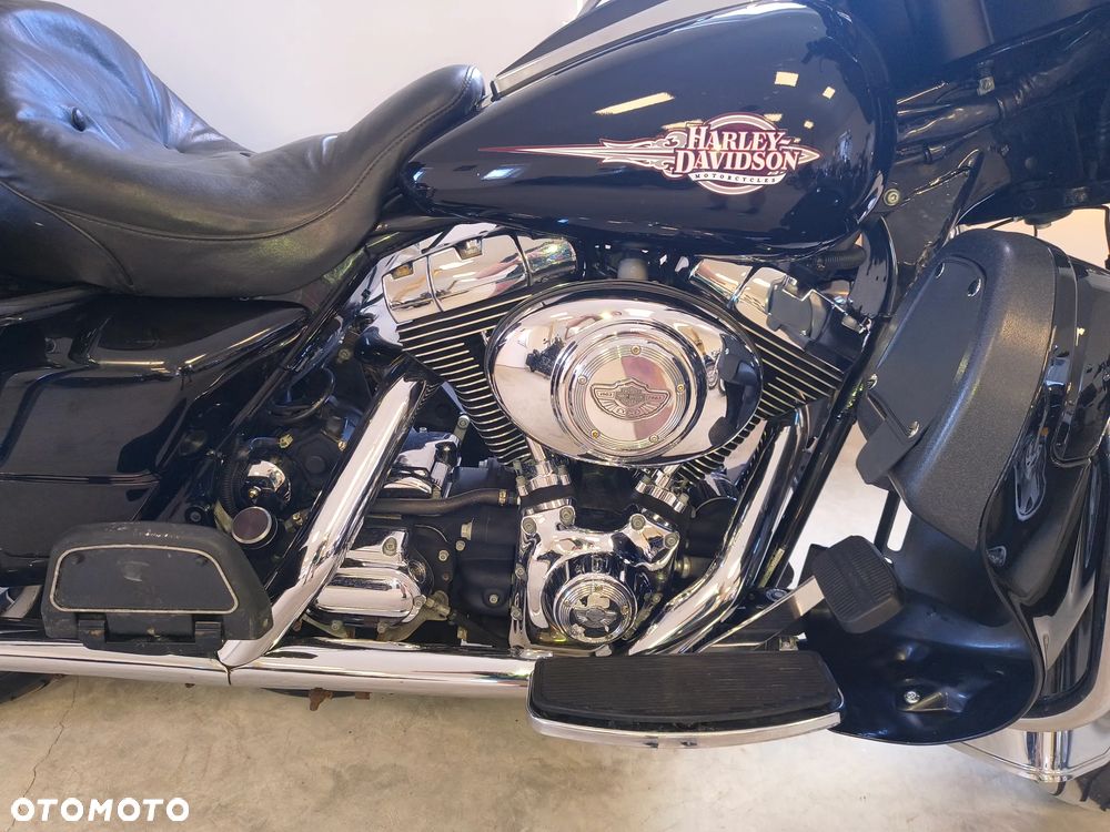 Harley-Davidson FLH Electra Glide - 13