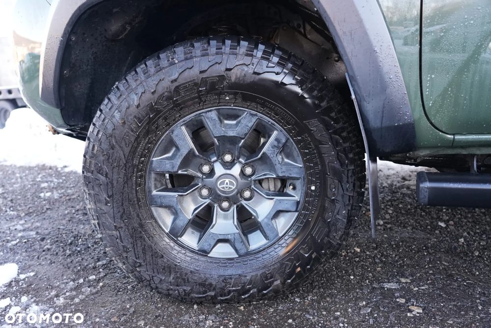 Toyota Tacoma - 11