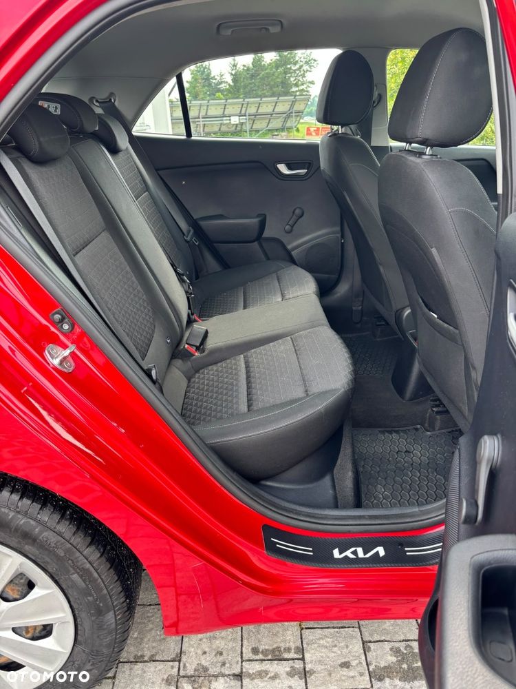 Kia Rio - 8