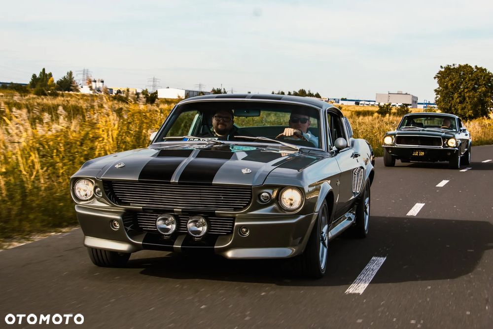 Ford Mustang - 40