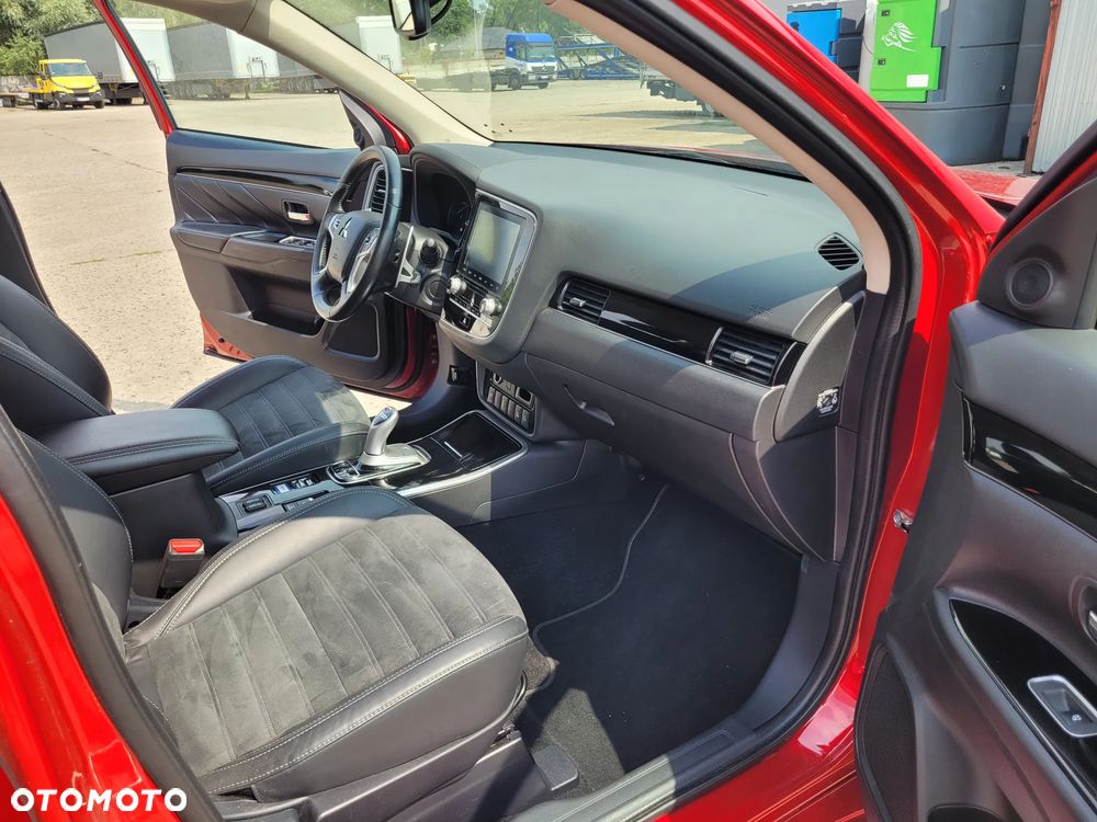 Mitsubishi Outlander 2.0 Intense 4WD CVT - 10