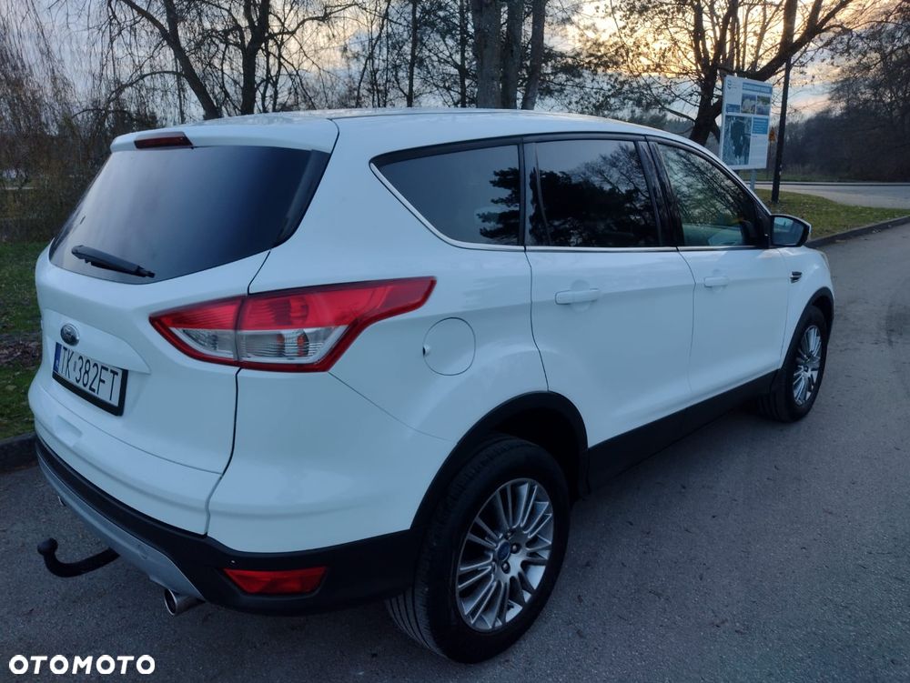 Ford Kuga 2.0 TDCi 2x4 Titanium - 10