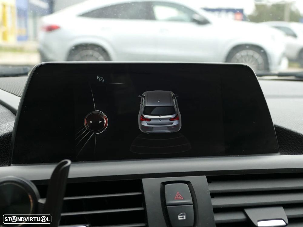 BMW 116 d Pack M - 19