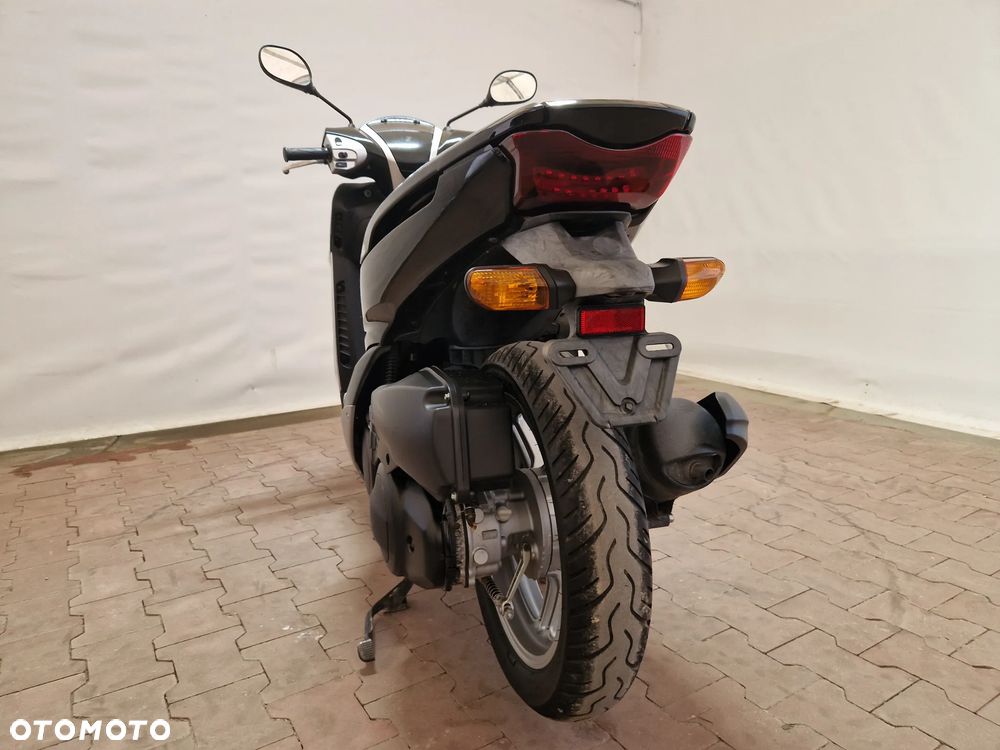Yamaha X-max - 16