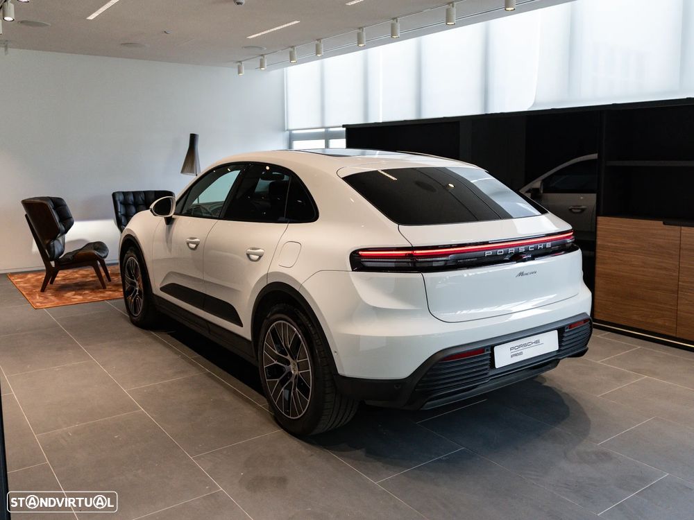 Porsche Macan Electric - 10