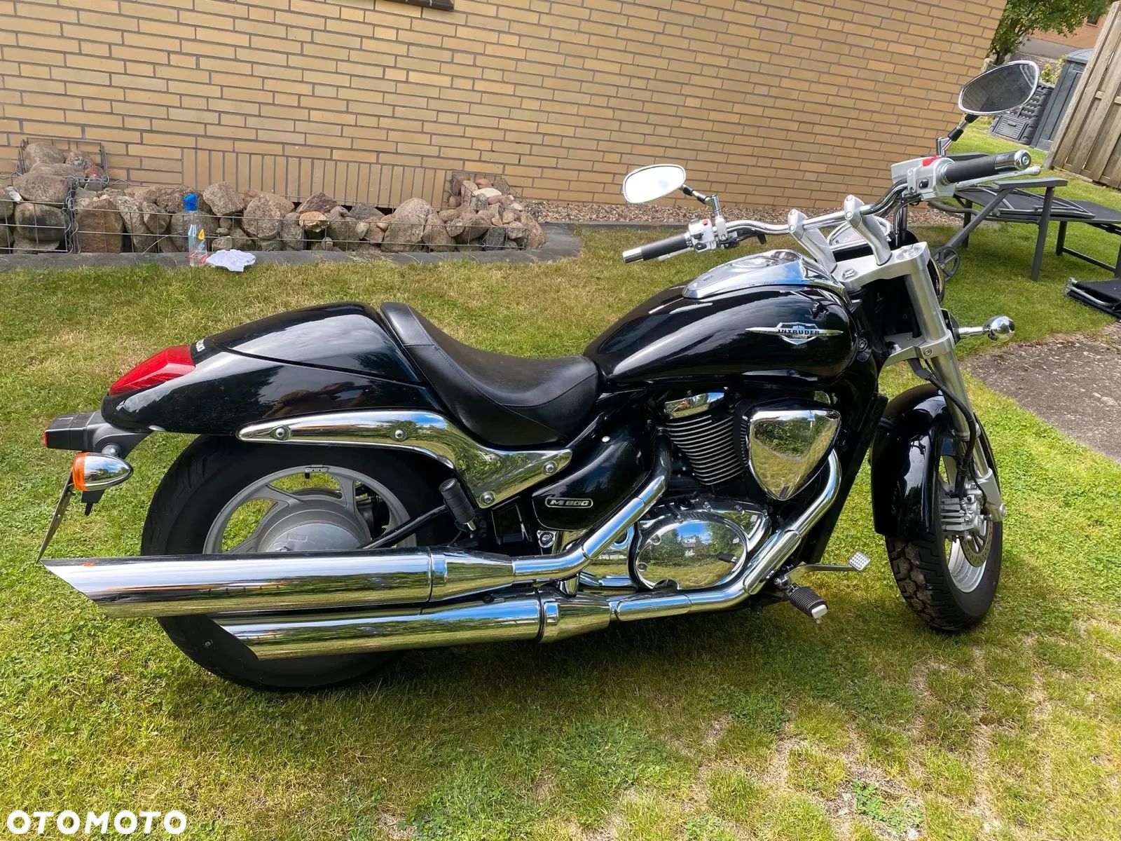 Suzuki Intruder - 1