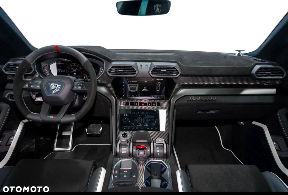 Lamborghini Urus - 4