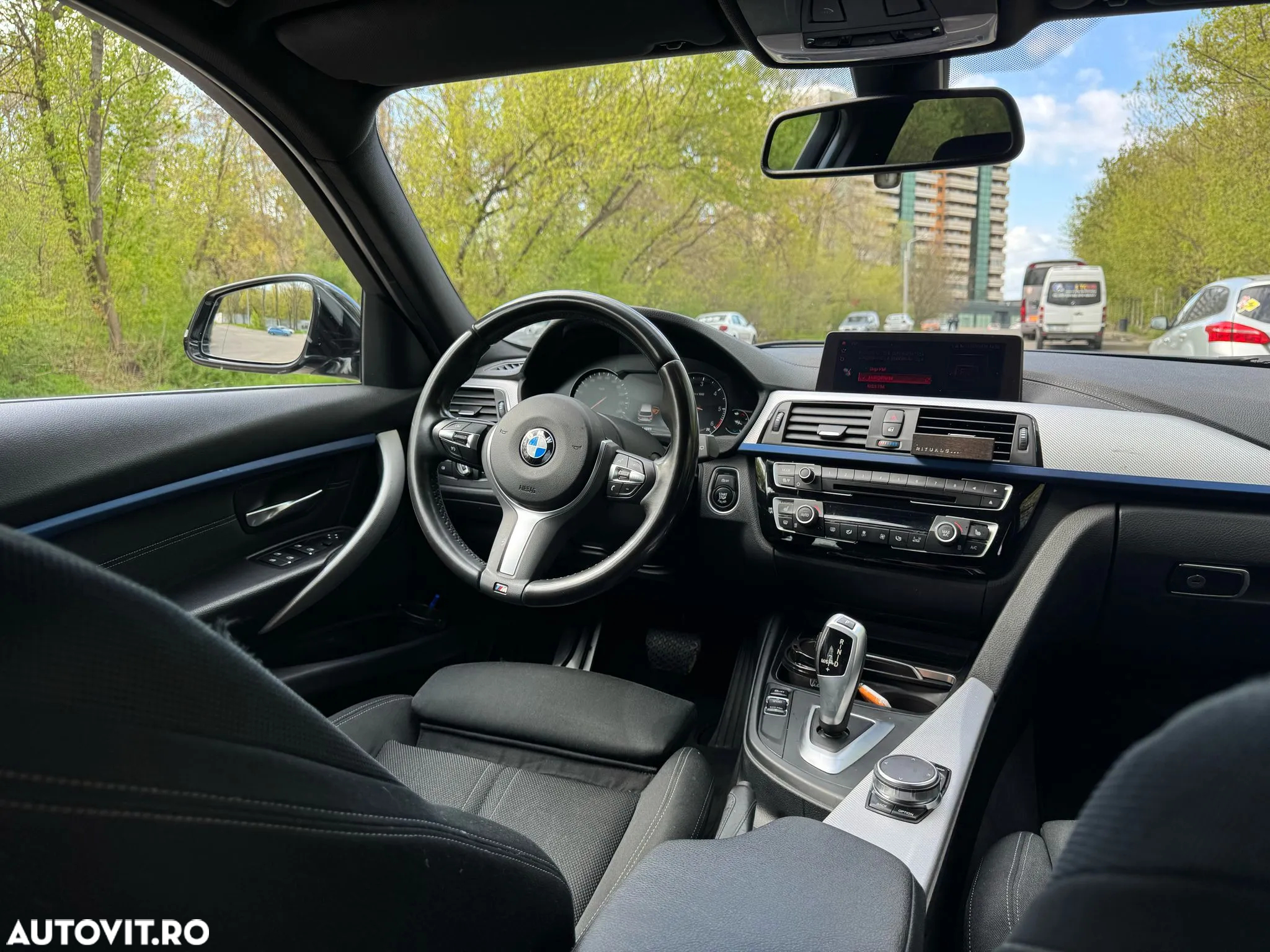 BMW Seria 3 320d Touring Aut. M Sport - 9