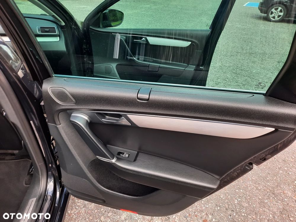 Volkswagen Passat 2.0 TDI Highline DSG - 22