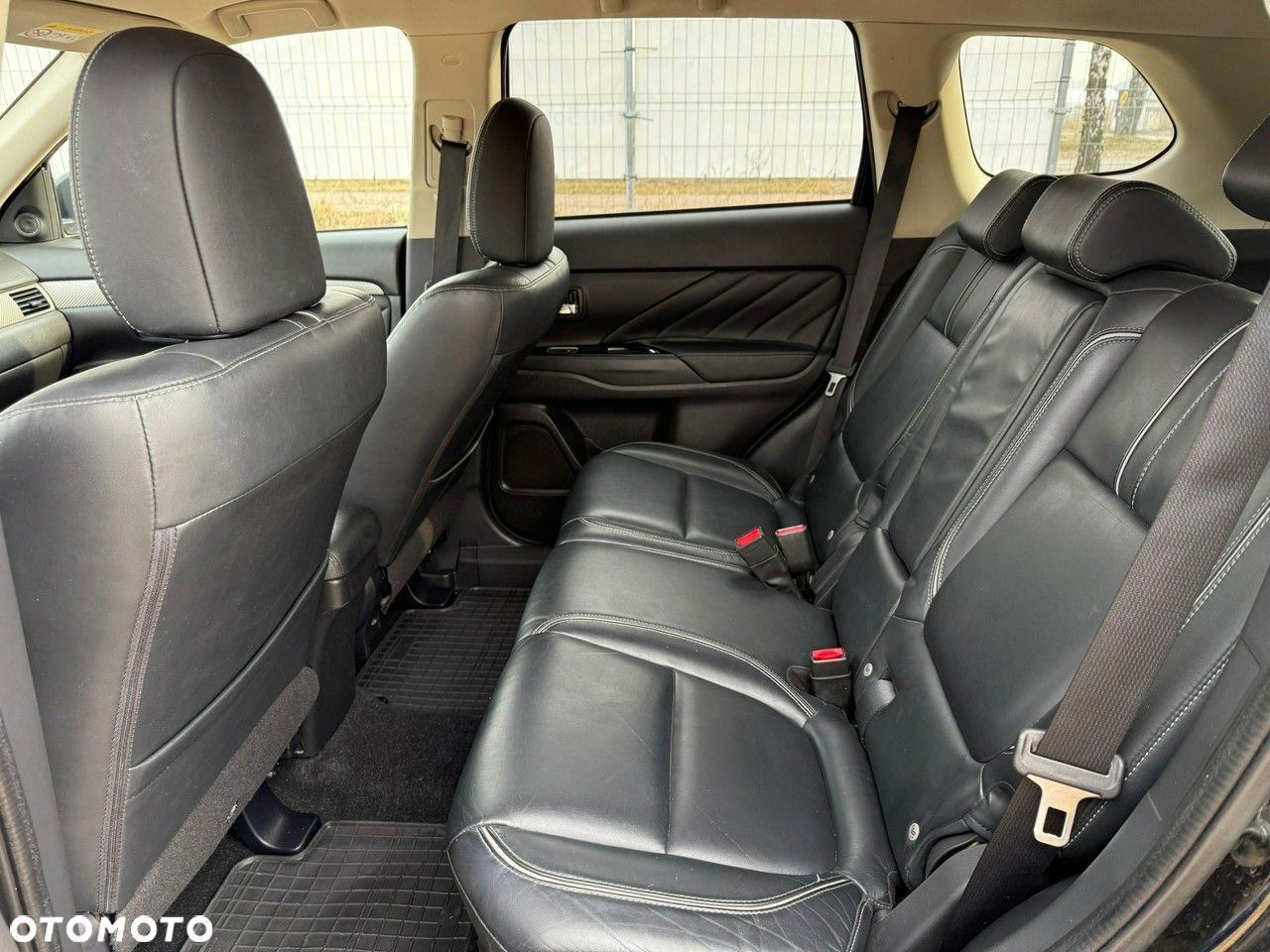 Mitsubishi Outlander - 6