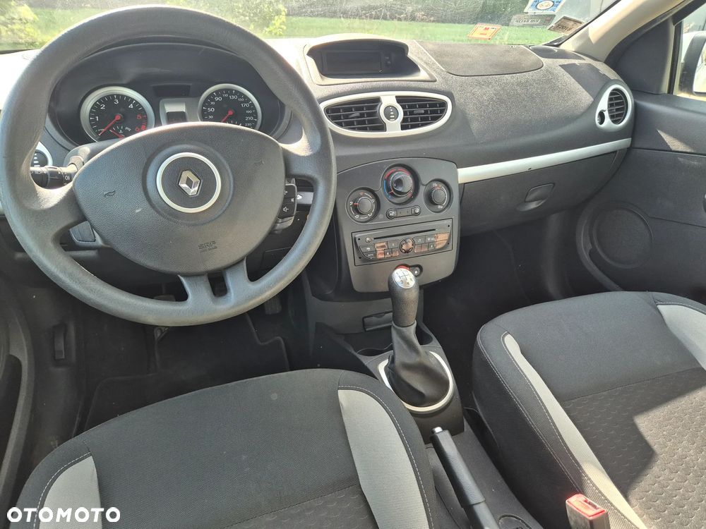 Renault Clio 1.5 dCi Authentique - 16