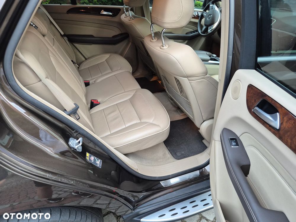 Mercedes-Benz ML - 10