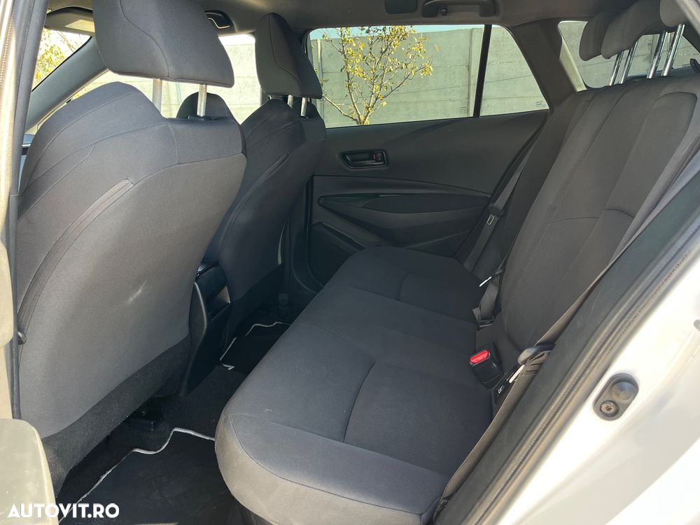 Toyota Corolla Sedan 1.8 HSD Business - 14