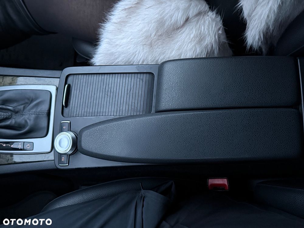 Mercedes-Benz Klasa C 180 T CGI Automatik BlueEFFICIENCY Avantgarde - 17