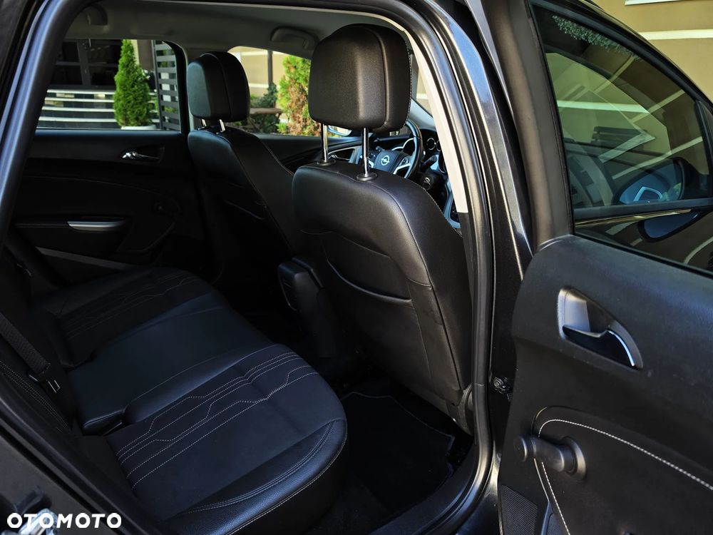 Opel Astra 1.6 Turbo 150 Jahre - 39