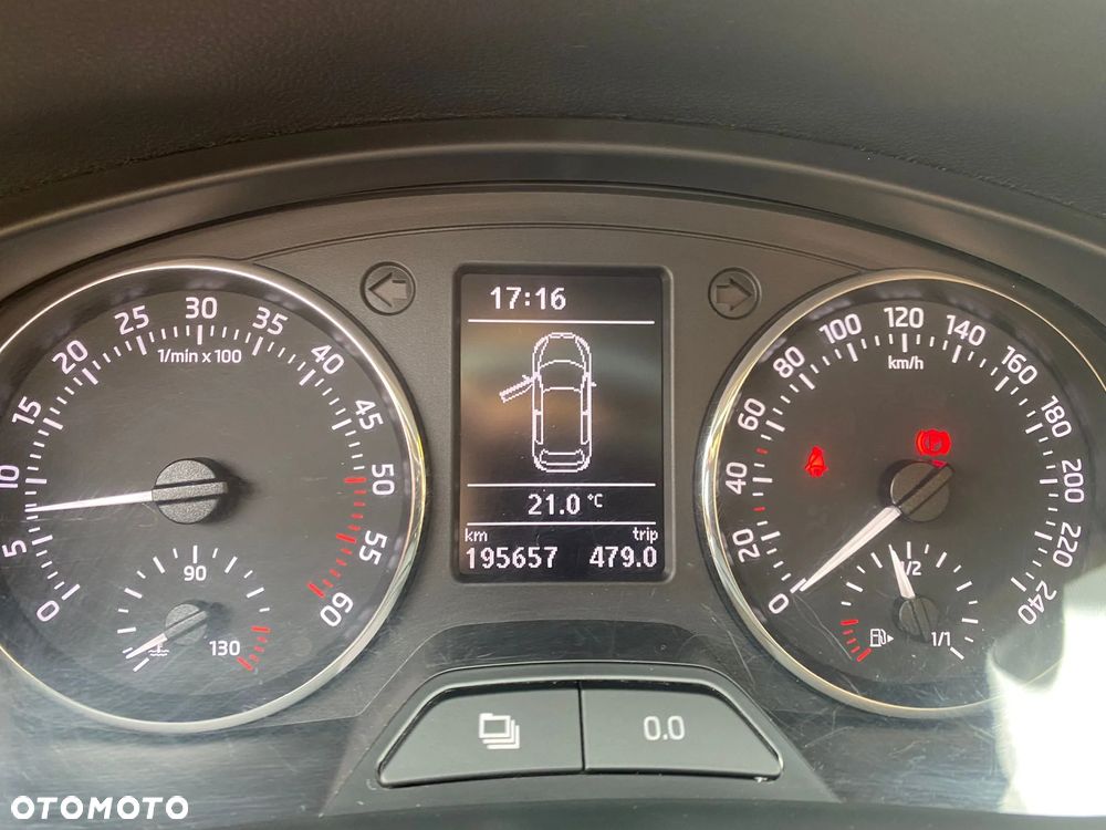 Skoda RAPID 1.6 TDI DPF Ambition - 8