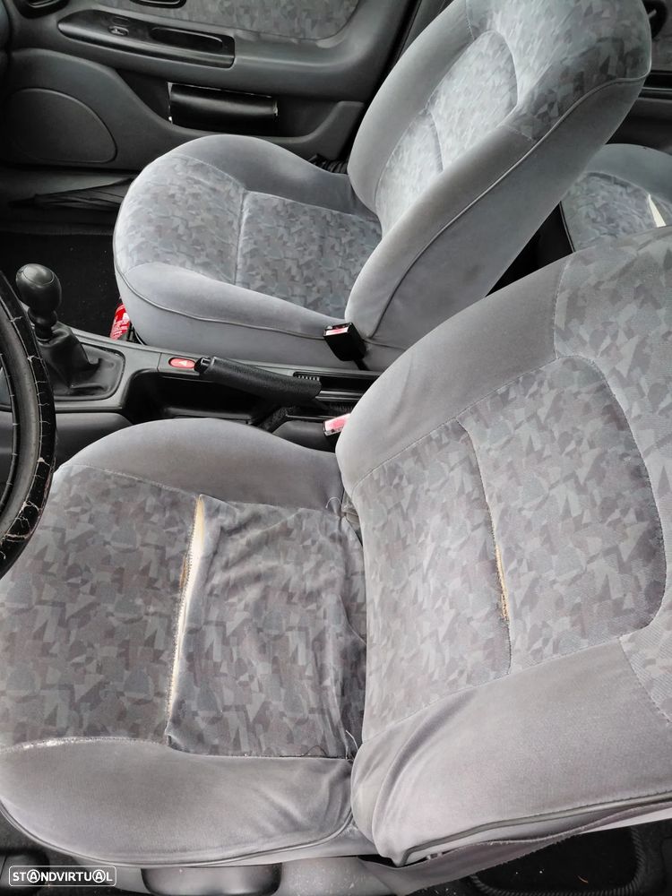 Renault Laguna 1.8 RXE - 5