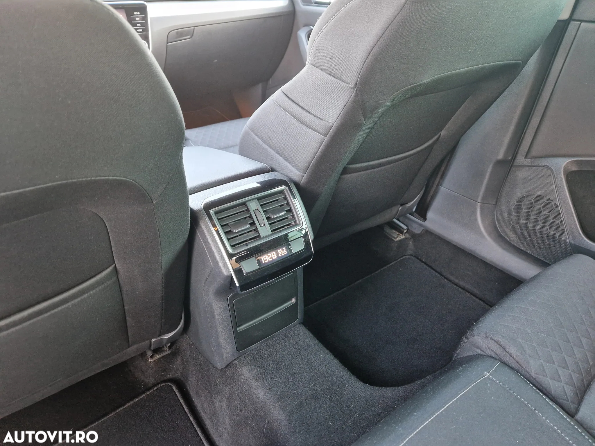 Skoda Superb 2.0 TDI DSG Ambition - 16