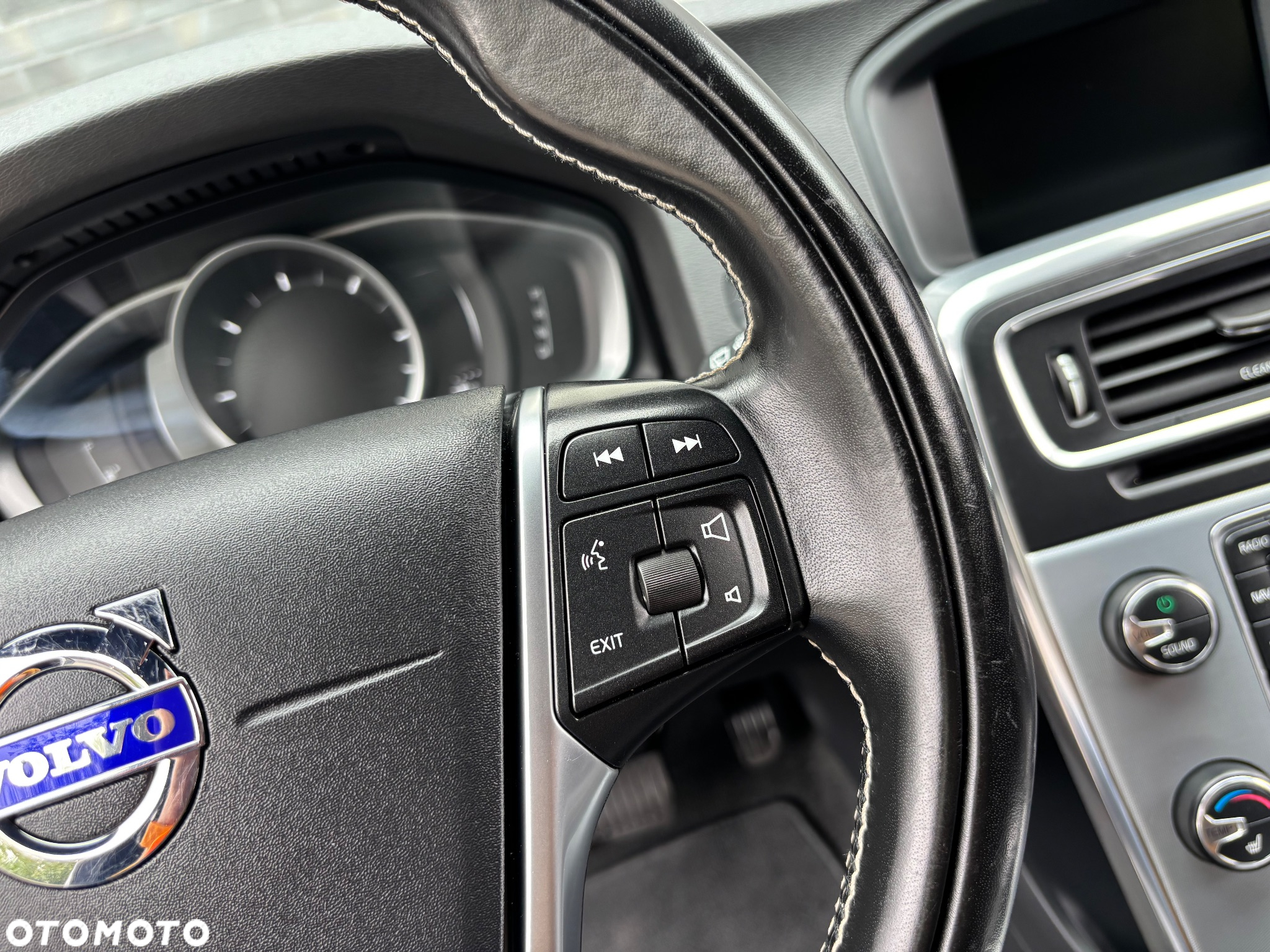 Volvo V60 D4 Drive-E R-Design Kinetic - 19