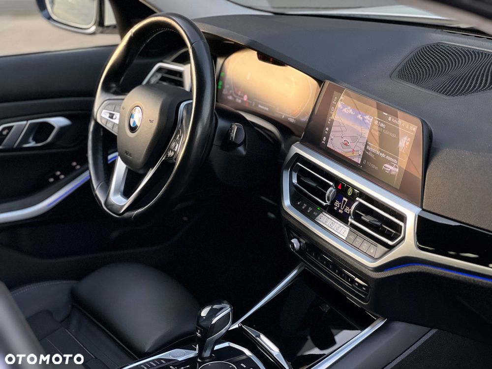 BMW Seria 3 320d Sport Line Shadow sport - 36