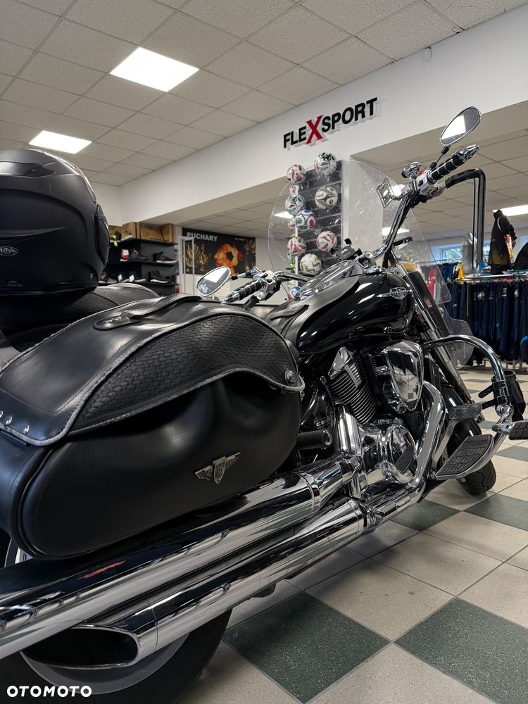 Suzuki Intruder - 10