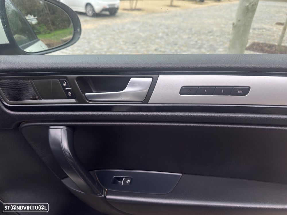 VW Touareg 3.0 TDI V6 Tiptronic - 8