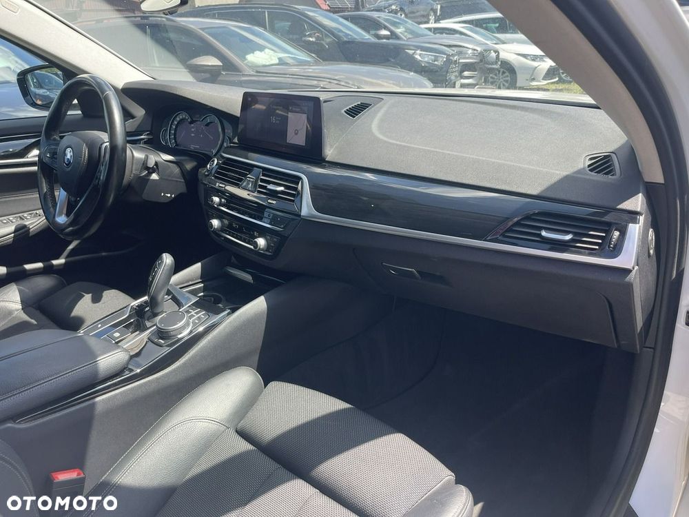 BMW Seria 5 520d xDrive Sport Line - 16