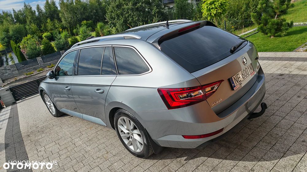 Skoda Superb 2.0 TDI DSG Premium Edition - 24