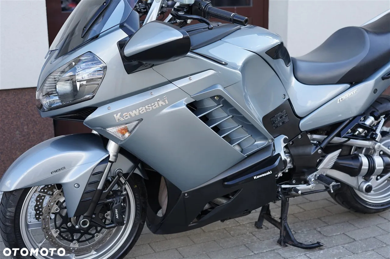 Kawasaki GTR - 29