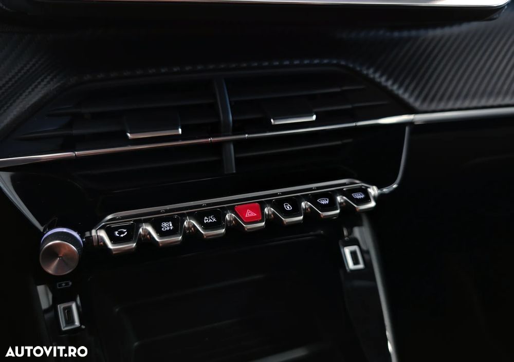 Peugeot 2008 PureTech 130 EAT8 Active - 14