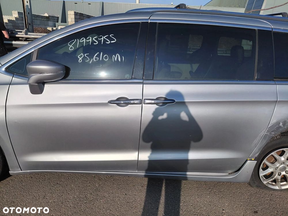 Chrysler Pacifica - 36