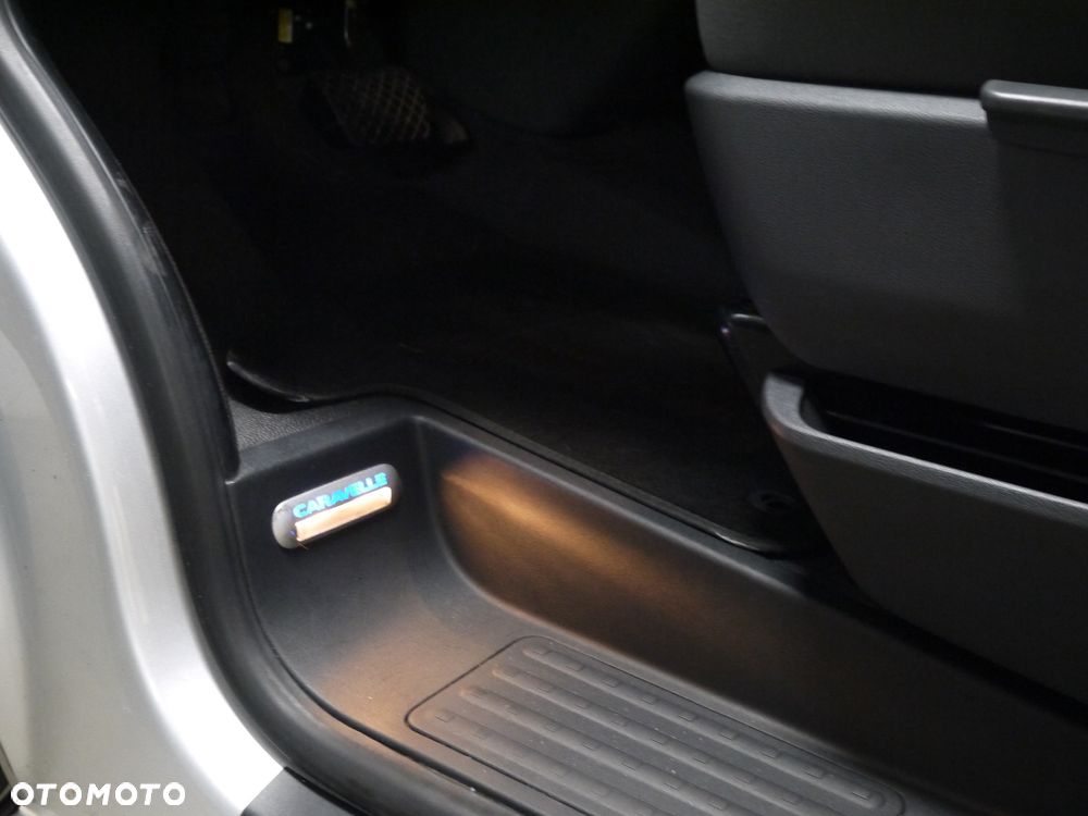 Volkswagen Caravelle - 40