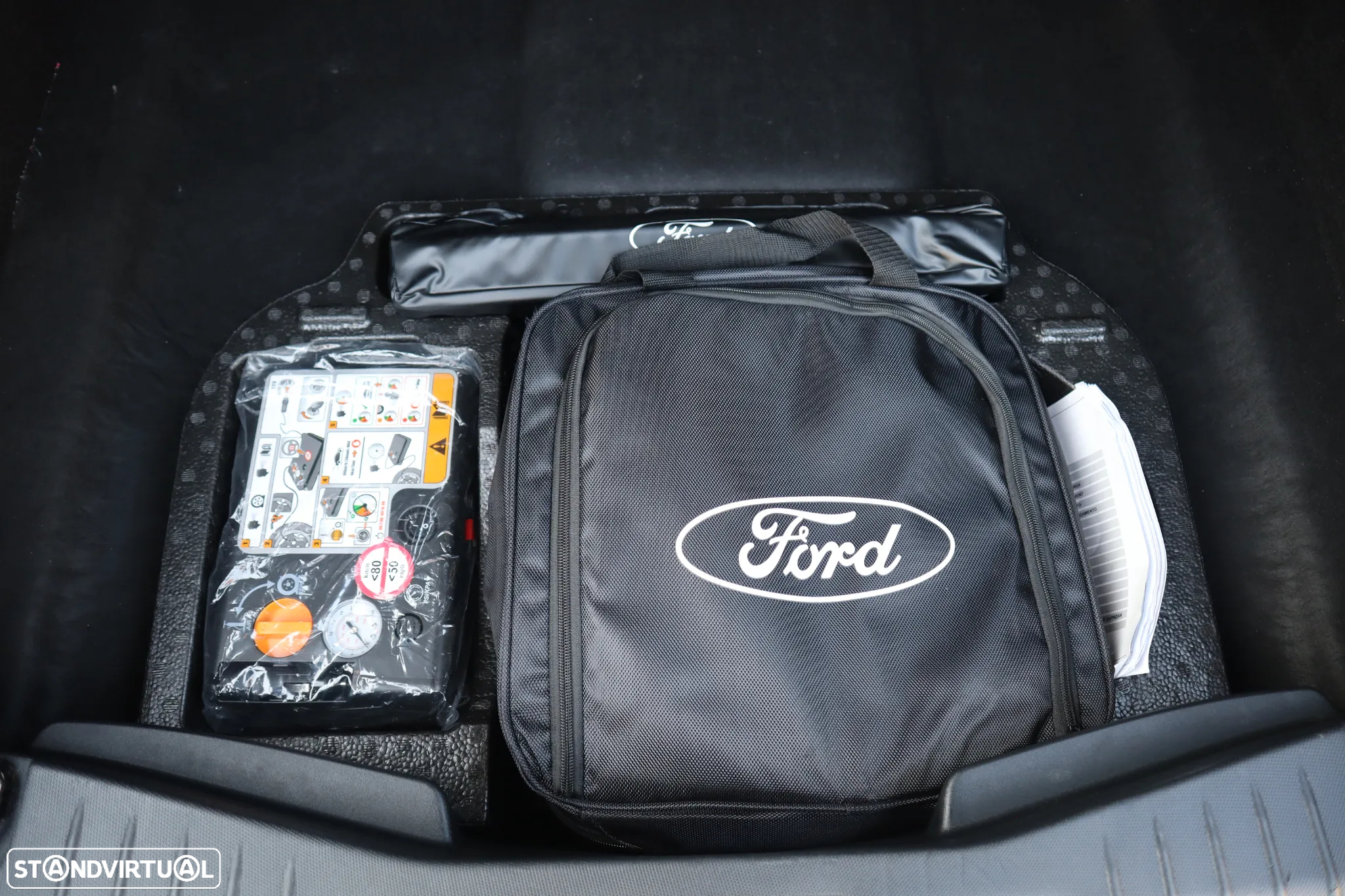 Ford Mustang Mach-E 75.7 kWh Premium AWD - 17