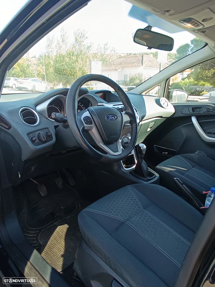 Ford Fiesta - 8