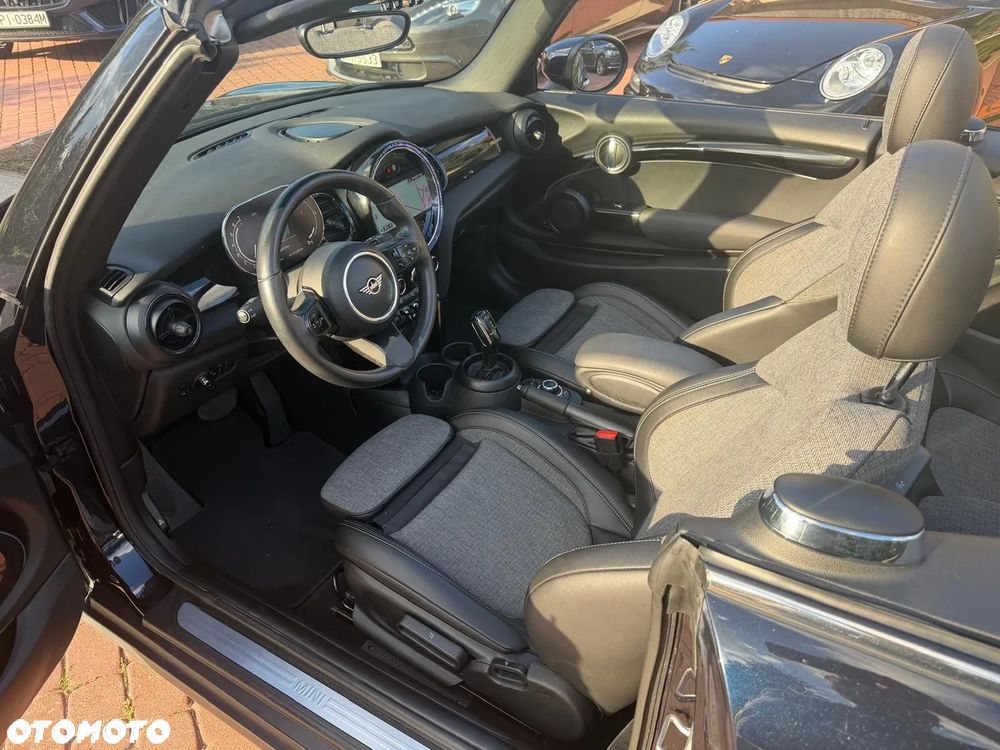 MINI Cooper Anniversary Edition - 2