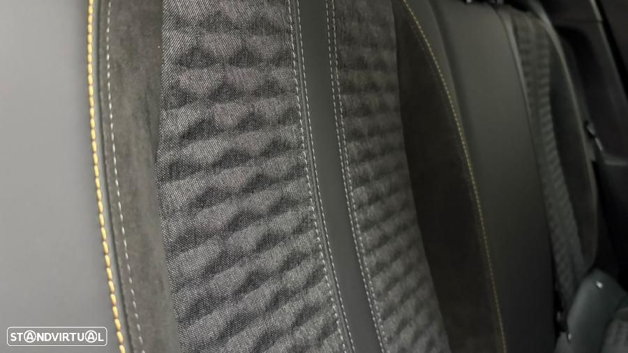 Peugeot 2008 1.2 PureTech Allure Pack EAT8 - 27