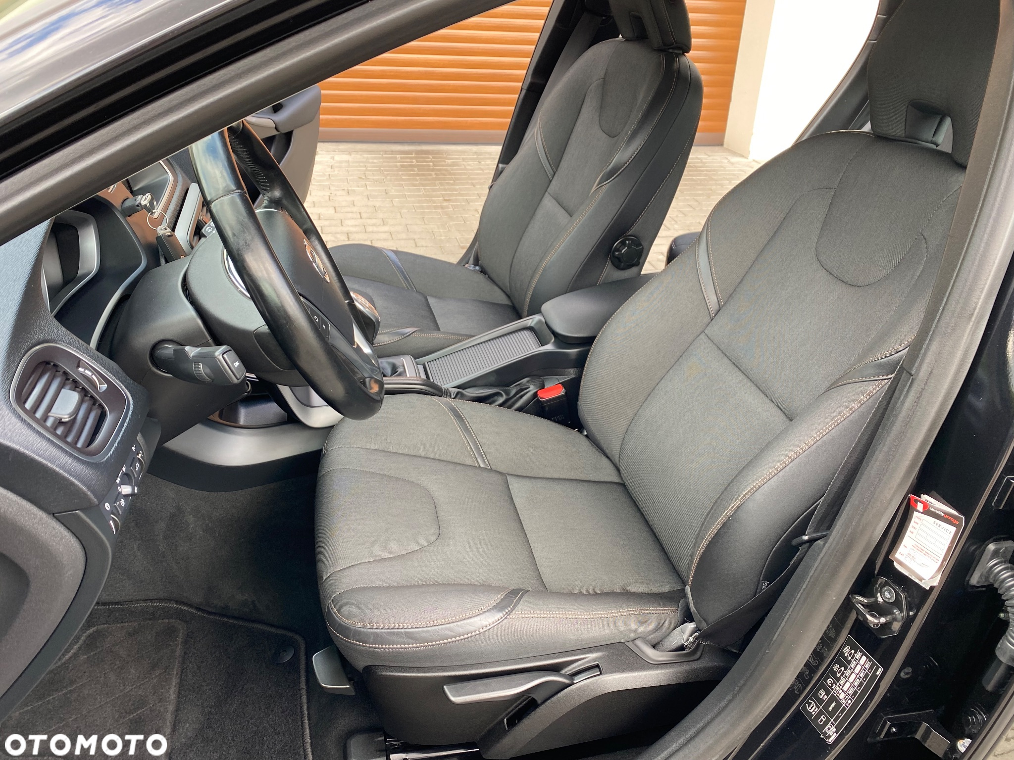 Volvo V40 Cross Country D3 Momentum - 34