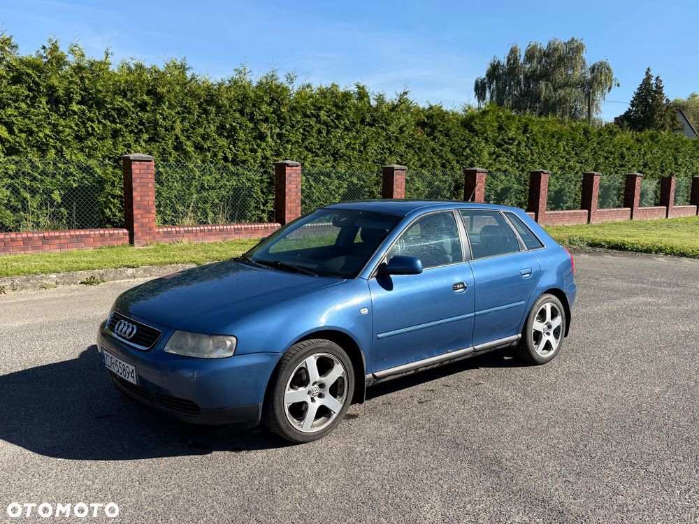 Audi A3 1.6 Ambiente - 1